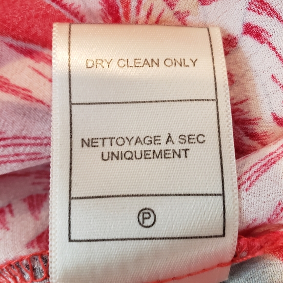 Cupcakes & Cashmere Crosley Red Floral Cropped Top size M - Picture 8 of 8